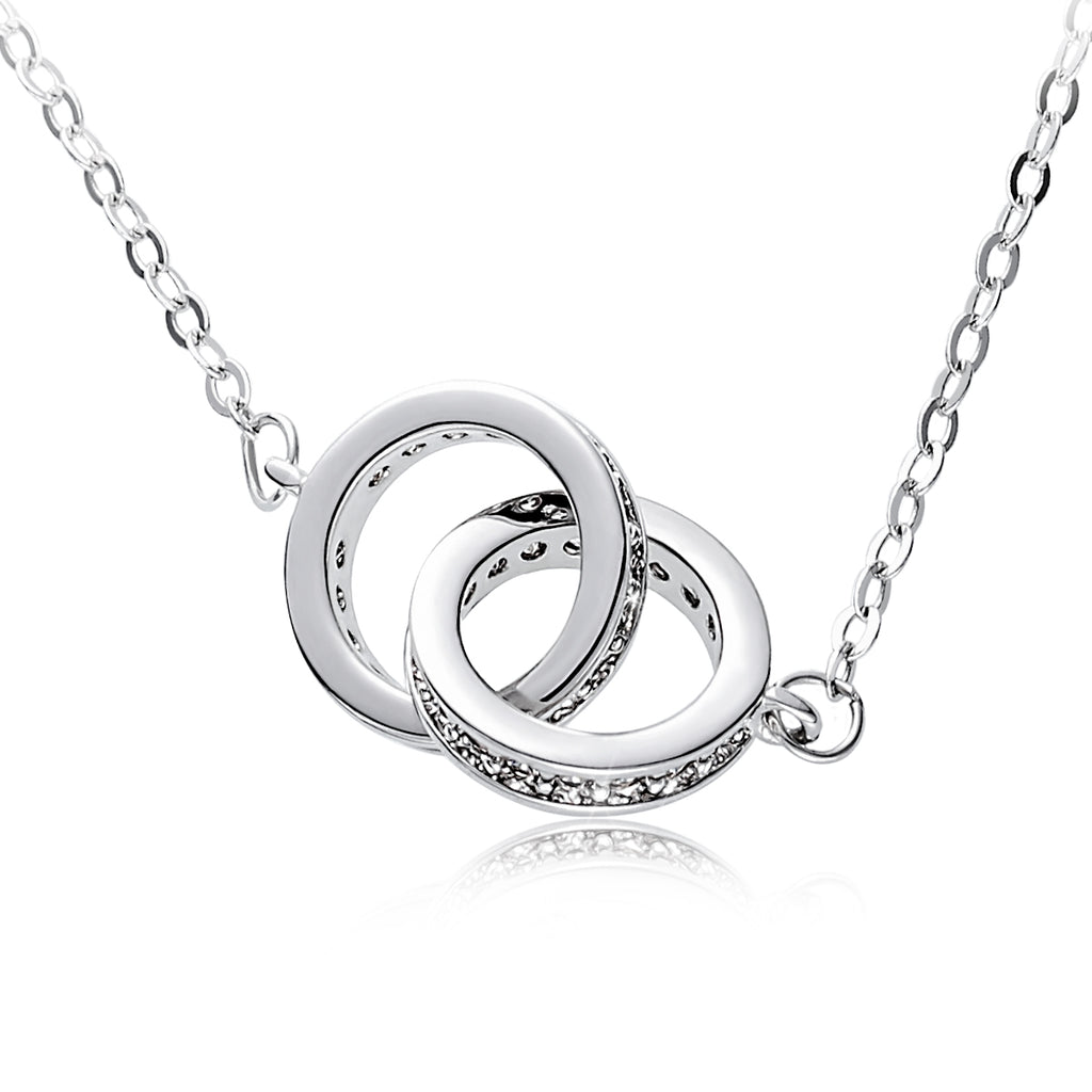 Elegant Interlocking Circle Link Chain in Shimmering Silver Tone