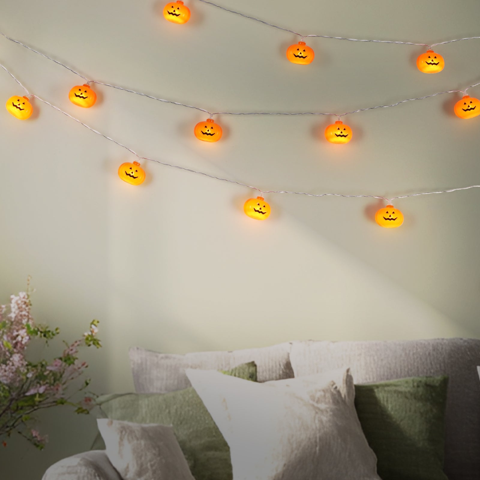 Halloween Pumpkin String Lights, 6.5ft 10 LED Jack-O-Lantern Lights, Battery Operated Plastic Pumpkin Fairy Lights for Indoor Halloween Party Decorations