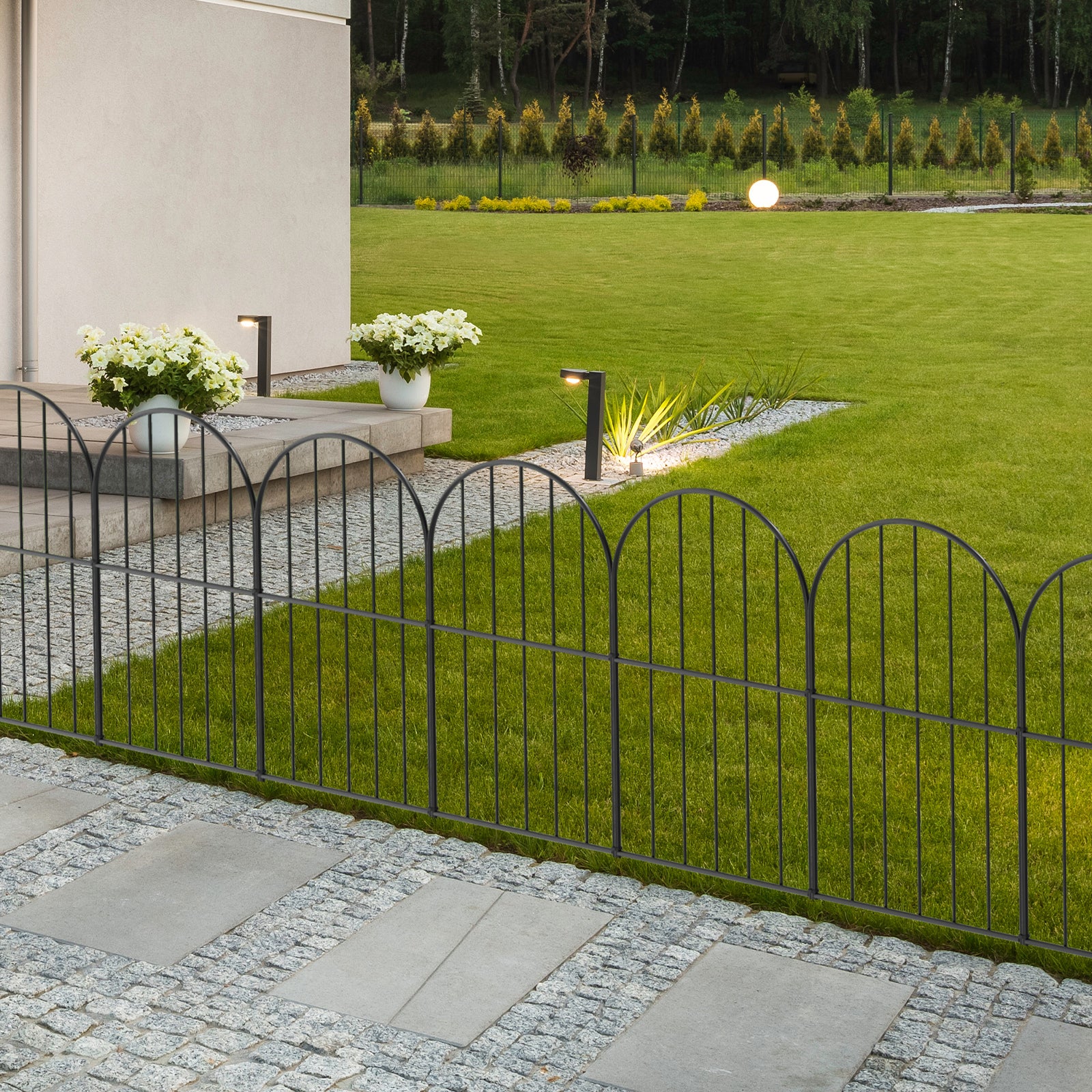 Small Arched Garden Fence 10-Pack, 16.5"H x 10ft L Metal Wire Animal Barrier for Small Dogs