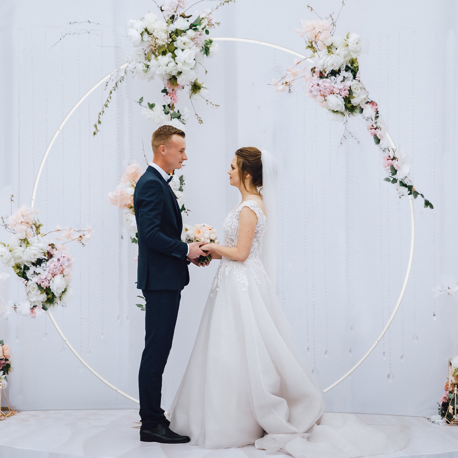 6.6ft Wreath Stand, Photographic Background Stand, Metal Circle Balloon Arch Kit, Suitable for Wedding, Party Background Decoration, Birthday Anniversary, Bridal Decoration, Gold, White