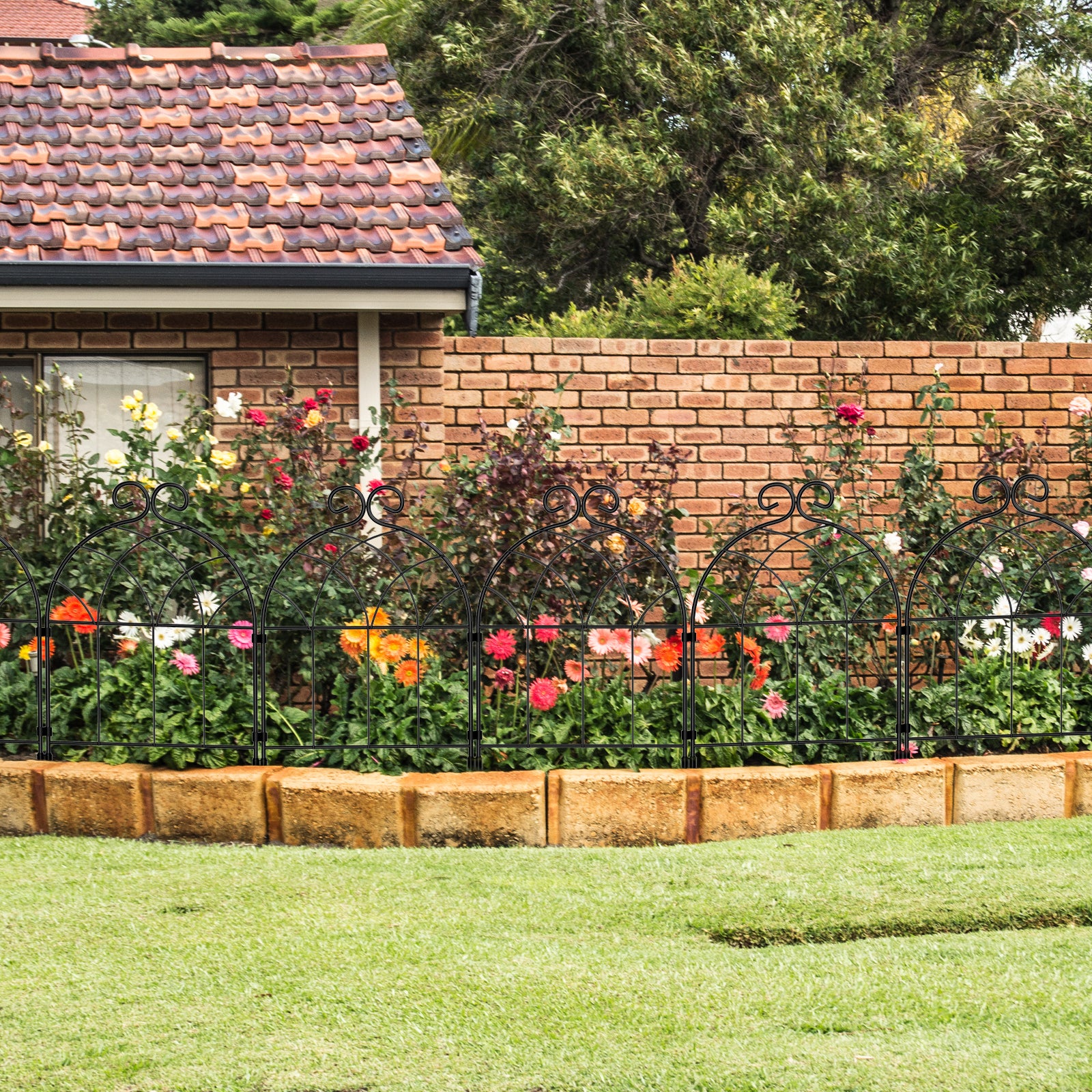 20-Piece Decorative Metal Garden Fence, Interlocking Flower Bed Edging Border, White Retro Design