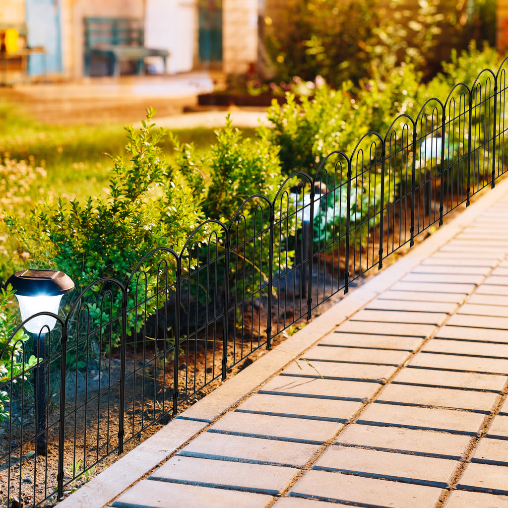 Decorative Garden Fence - Metal Rustproof Wire Border Sections
