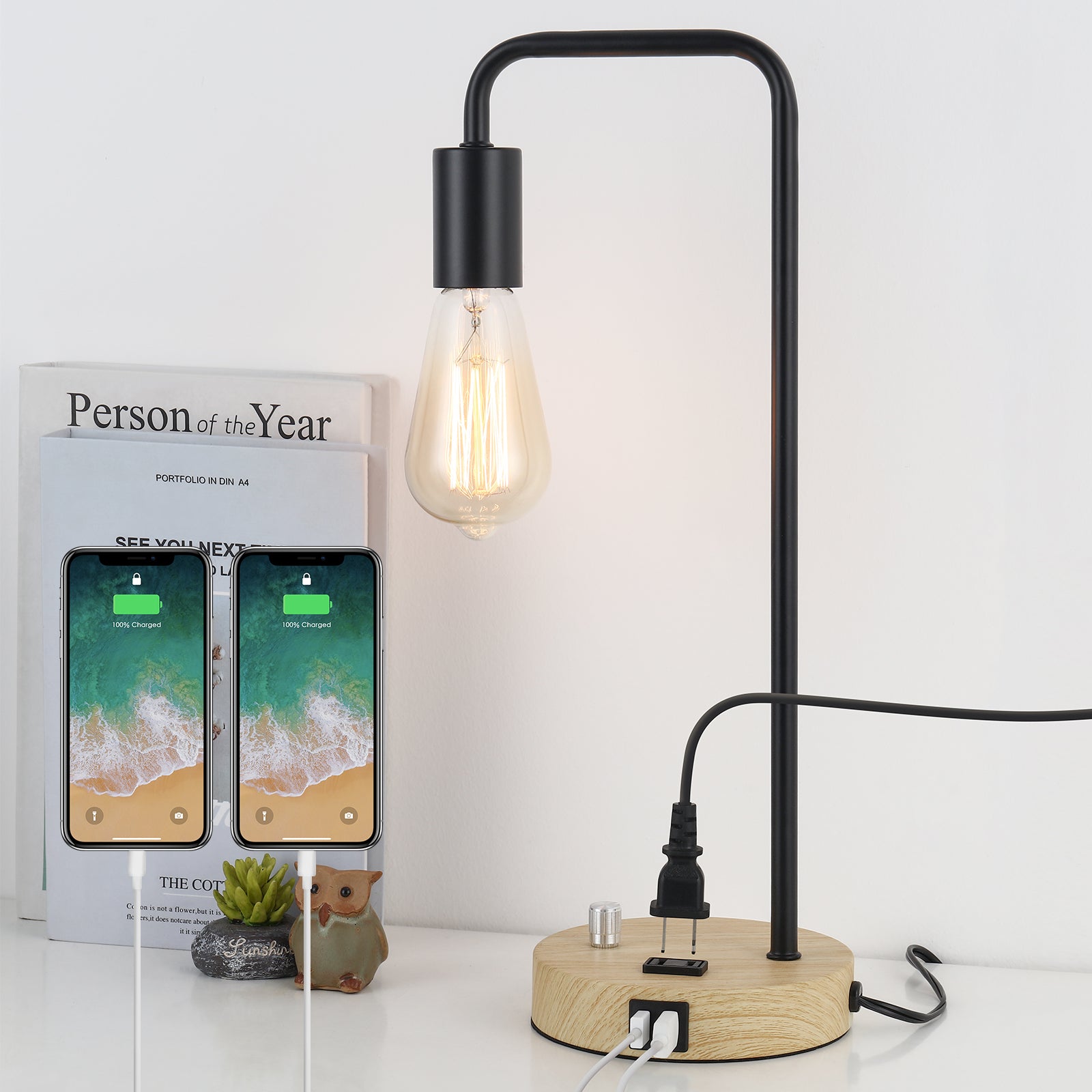 Industrial Pipe USB Desk Lamp with Wood Base， Retro Bedside Lamp with 2 USB Ports and AC Outlet.